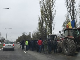 Fermierii nu cedează. Vor să intre în PMAN, dar aşteaptă permisiunea Primăriei şi a poliţiei